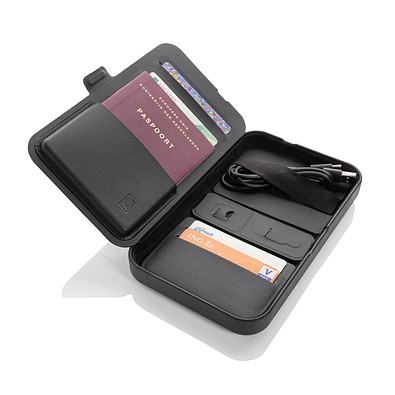 Swiss Peak Travel-Case aus RCS rec. PU mit 3-in-1-Charger, schwarz