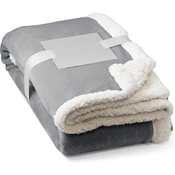 HEIDEN. Wendbare Fleecedecke (190 g/m²) mit Satinband und personalisierter Karte, Grau