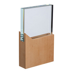 Trophäe mit Holzsockel, beige