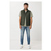 Iqoniq Meru Herren Bodywarmer aus recyceltem Polyester, khaki, L